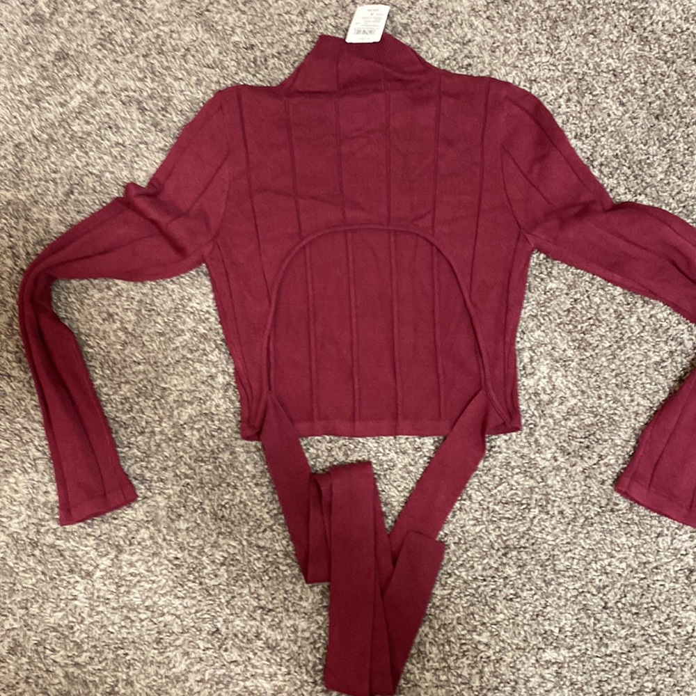 Windsor- New with tags crop top, knit material - Picture 1 of 4